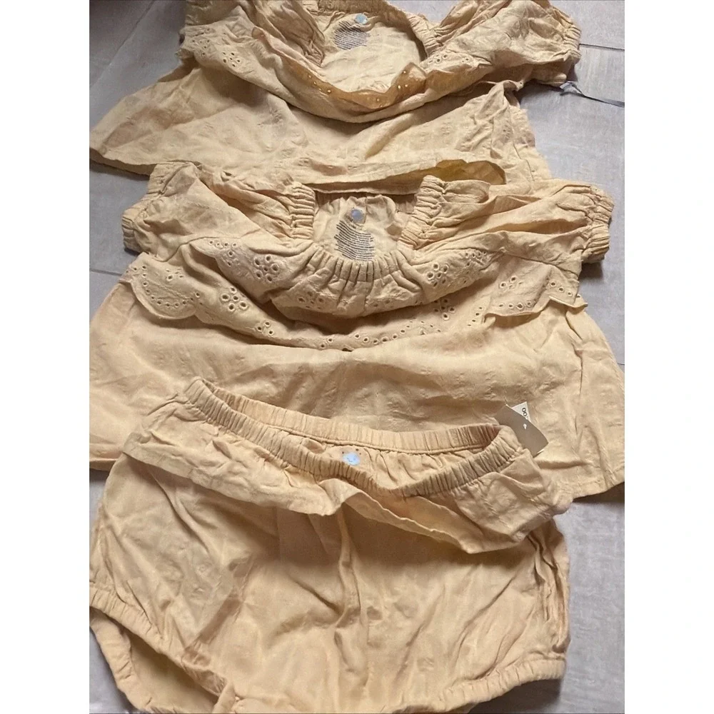Girls' 2pc Eyelet Seersucker Set by Cloud Island 18 months, 3 Pieces Bonus Shirt